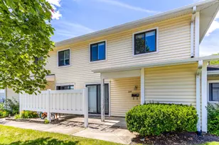 325 Bayview Point, Schaumburg, IL 60194 - Photo 2