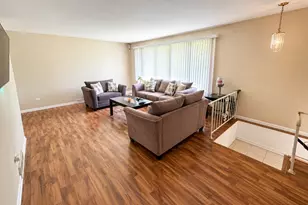 4018 Violet Ln, Matteson, IL 60443 - Photo 2