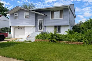 418 Arnold Ave, Romeoville, IL 60446 - Photo 1