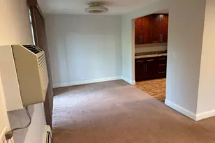 1375 Rebecca Dr, Hoffman Estates, IL 60169 - Photo 10