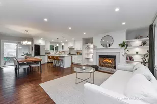 30W172 Claymore Ln, Naperville, IL 60563 - Photo 6