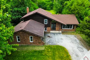1712 Tina Ln, Flossmoor, IL 60422 - Photo 2