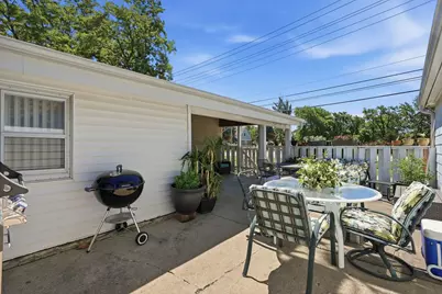 1988 E Touhy Avenue, Des Plaines, IL 60018 - Photo 20