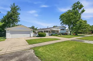 1988 E Touhy Ave, Des Plaines, IL 60018 - Photo 2