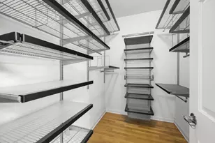 2323 W Montrose Ave, Chicago, IL 60618 - Photo 14