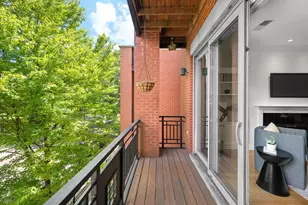 2323 W Montrose Ave, Chicago, IL 60618 - Photo 22
