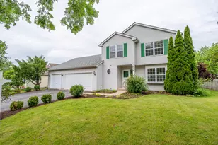 654 Anderson Dr, Lake in the Hills, IL 60156 - Photo 1