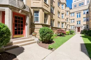 6819 N Lakewood Ave, Chicago, IL 60626 - Photo 1