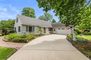 1712 Lincoln Rd, Champaign, IL 61821 - Photo 2