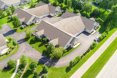 2045 Somerset Lane #2045, Sycamore, IL 60178 - Photo 2