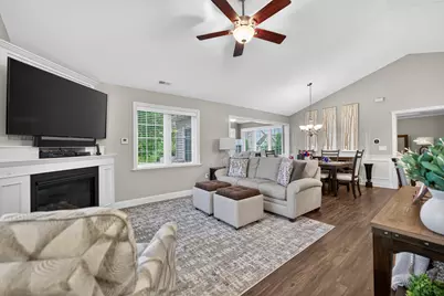 2045 Somerset Lane #2045, Sycamore, IL 60178 - Photo 4