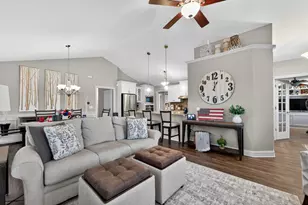 2045 Somerset Ln, Sycamore, IL 60178 - Photo 6