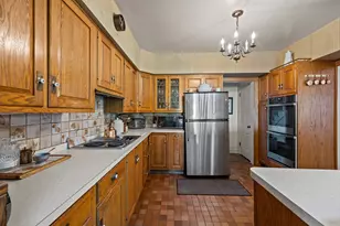 731 Selborne Rd, Riverside, IL 60546 - Photo 12