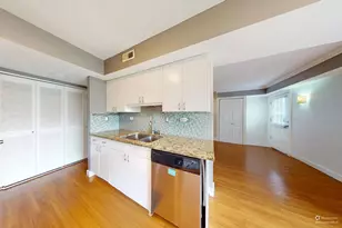 2203 Cardinal Ct, Schaumburg, IL 60194 - Photo 10