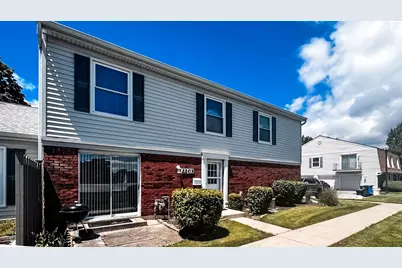 2203 Cardinal Court #2203, Schaumburg, IL 60194 - Photo 2