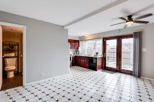 18W269 Kirkland Ln, Villa Park, IL 60181 - Photo 4