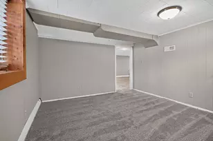 907 N Oak St, Normal, IL 61761 - Photo 34