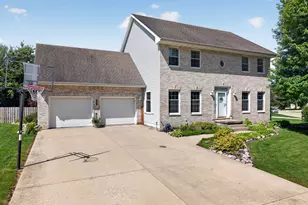 1101 Country Oak Dr, Ottawa, IL 61350 - Photo 1