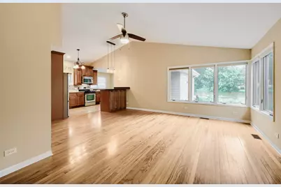 17 Willow Street, Algonquin, IL 60102 - Photo 4