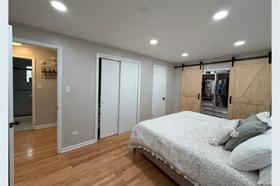 9848 S Muskegon Avenue, Chicago, IL 60617 - Photo 14