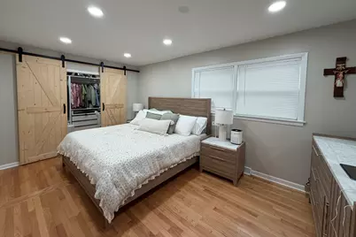 9848 S Muskegon Avenue, Chicago, IL 60617 - Photo 12