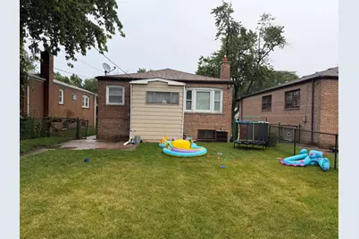 9848 S Muskegon Avenue, Chicago, IL 60617 - Photo 34