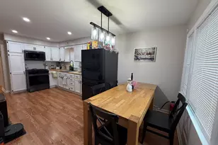 9848 S Muskegon Ave, Chicago, IL 60617 - Photo 30