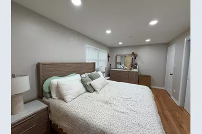 9848 S Muskegon Avenue, Chicago, IL 60617 - Photo 16