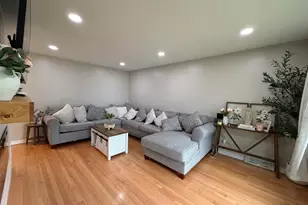 9848 S Muskegon Ave, Chicago, IL 60617 - Photo 10