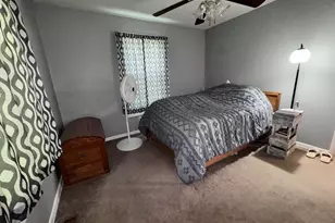 814 W Warmouth St, Salem, IL 62881 - Photo 22