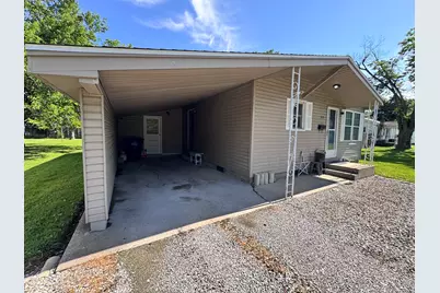 814 W Warmouth Street, Salem, IL 62881 - Photo 6