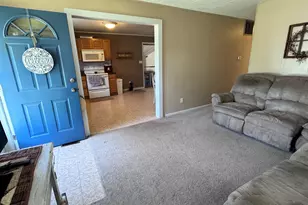 814 W Warmouth St, Salem, IL 62881 - Photo 8