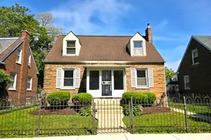 10055 S Oglesby Ave, Chicago, IL 60617 - Photo 1
