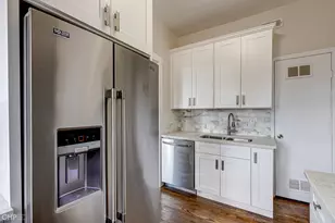 943 E Hyde Park Blvd, Chicago, IL 60615 - Photo 4