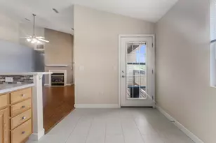3752 Thornhill Cir, Champaign, IL 61822 - Photo 10