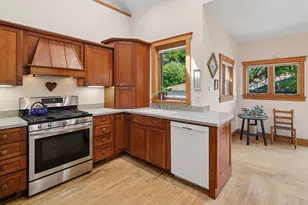 4922 N Tripp Ave, Chicago, IL 60630 - Photo 10