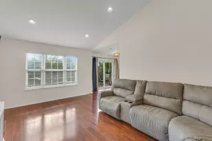 1807 Van Dyke Ln, Carpentersville, IL 60110 - Photo 10