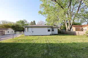 2414 Garden St, Joliet, IL 60435 - Photo 4