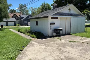 208 N Wood St, Gibson City, IL 60936 - Photo 6