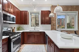 1355 W Erie St, Chicago, IL 60622 - Photo 10