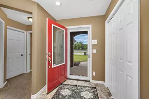 307 W Main St, Gardner, IL 60424 - Photo 2