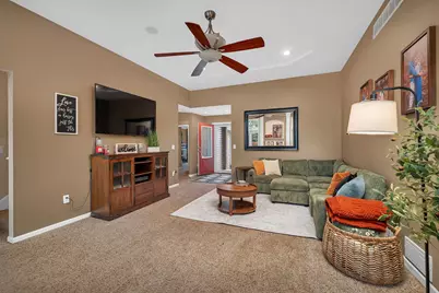 307 W Main Street, Gardner, IL 60424 - Photo 4