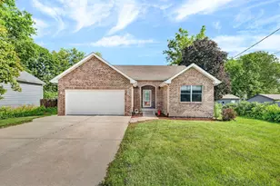 307 W Main St, Gardner, IL 60424 - Photo 1