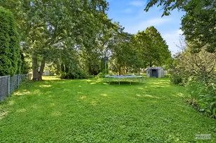 303 Center Pkwy, Yorkville, IL 60560 - Photo 2