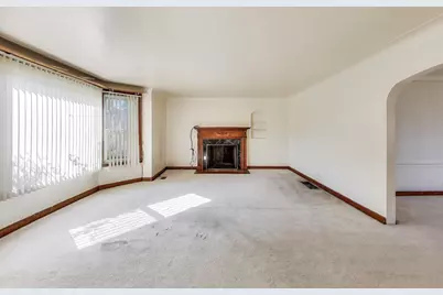 5636 W Augusta Boulevard, Chicago, IL 60651 - Photo 4
