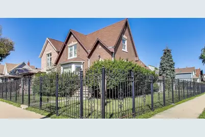 5636 W Augusta Boulevard, Chicago, IL 60651 - Photo 2