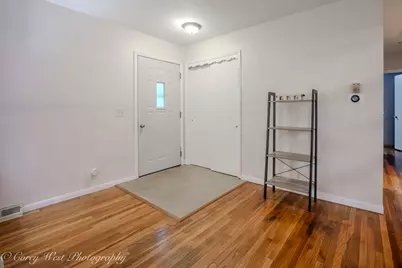 220 Swanson Road, Sycamore, IL 60178 - Photo 6