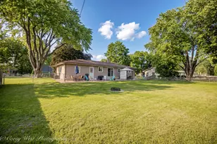 220 Swanson Rd, Sycamore, IL 60178 - Photo 18