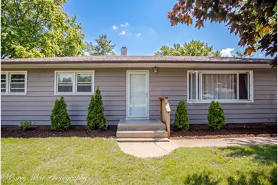 220 Swanson Road, Sycamore, IL 60178 - Photo 2