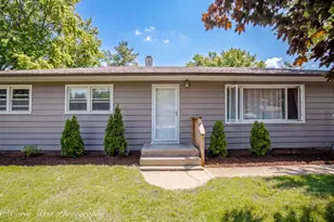 220 Swanson Rd, Sycamore, IL 60178 - Photo 2